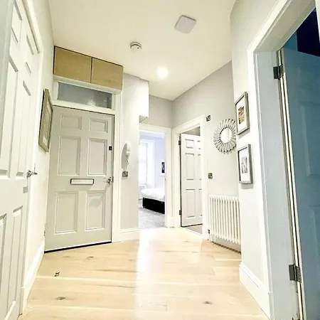 Gorgeous 2br & Bolt-hole