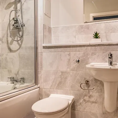 Amazing - Hopetoun Street Near The Playhouse 에든버러