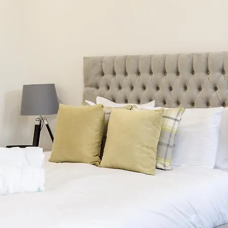 Refurbished Studio Next To The Royal Mile