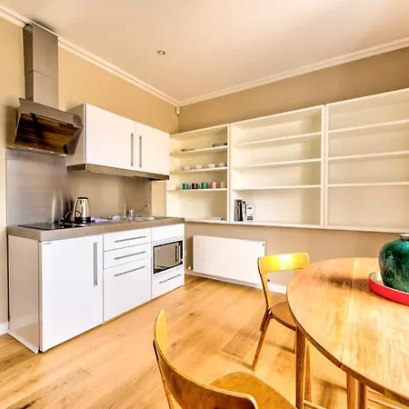 Beautiful Centre Georgian 4 Bed Townhouse With Private Garden * Edinburgh