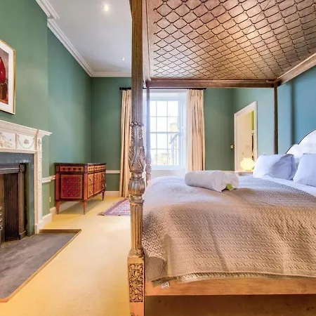 Beautiful Centre Georgian 4 Bed Townhouse With Private Garden Edinburgh