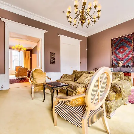 Beautiful Centre Georgian 4 Bed Townhouse With Private Garden Feriehus Edinburgh