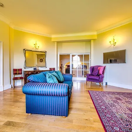 Famous House, 1 Minute From Castle Appartamento *