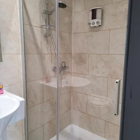 Frederick Douglass - In The אדינבורו