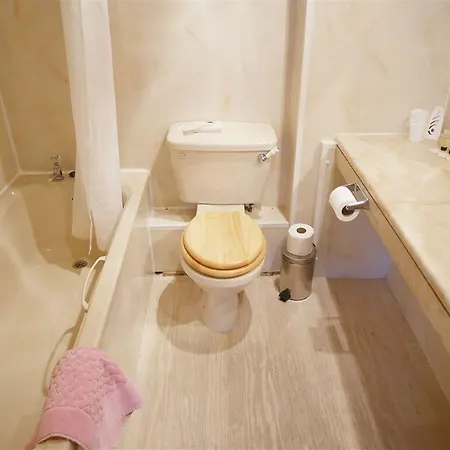 Eliza House 3*