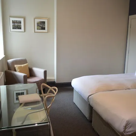 B+B Edinburgh Hotel 4*
