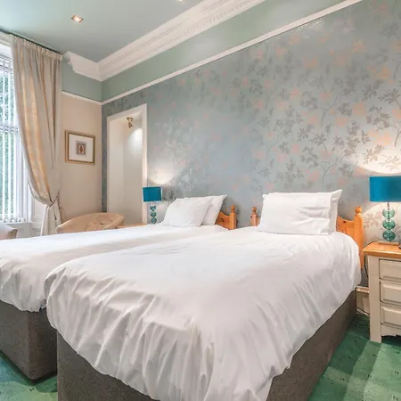 セイリダ ドニア 3* エディンバラ