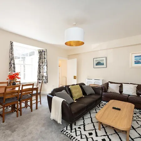 Lovely 3 Bed In Apartmán Edinburgh