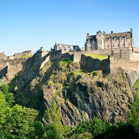 Holyrood House * Edinburgh