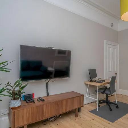 Pass The Keys Stunning And Modern 1 Bed Flat Near Centre * Edinburgh