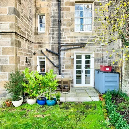 Guestready Fantastic 1bdr Wgarden In Stockbridge