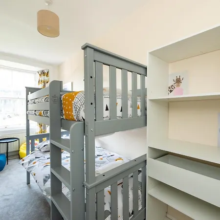 Lovely 3 Bed In Διαμέρισμα *