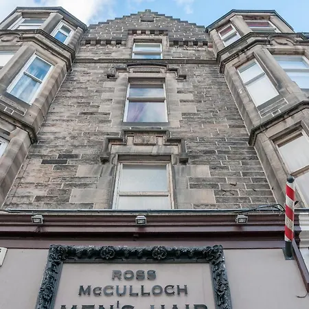 Charming Large City Centre Apartment *