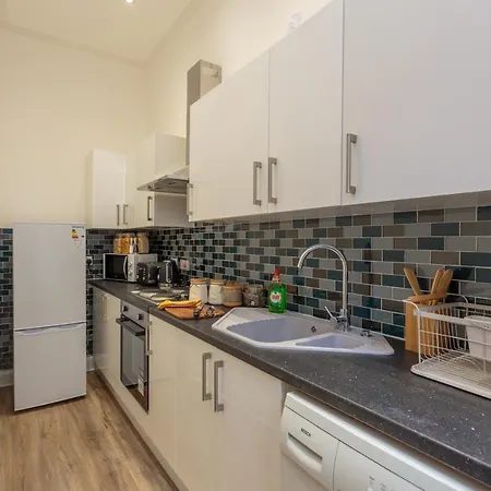 Apartment Stylish At The Edge Of Meadows Park