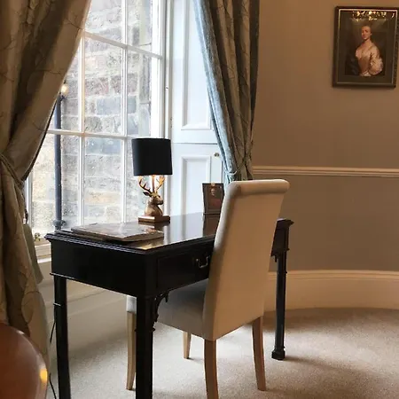 Escape To @ Albyn Place Edinburgh