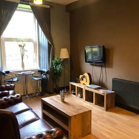 Warm, Cozy&Relaxed Apartment By Holyrood Palace شقة