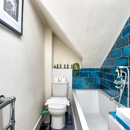 Apartamento Guestready - Vibrant Attic Apt In Lovely Leith Edimburgo