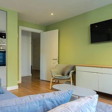 Amazing 2 Bedroom With Views Of Castle Appartement *