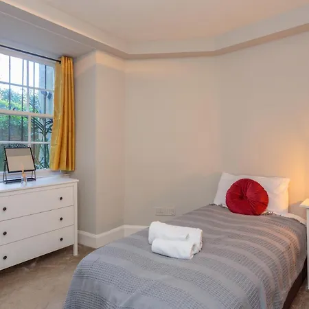 Beautiful Hideout In Center Of * Edinburgh