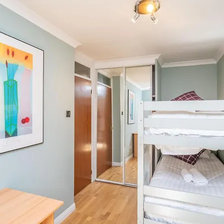 Stunning Flat With Sea View And Parking - Pass The Keys