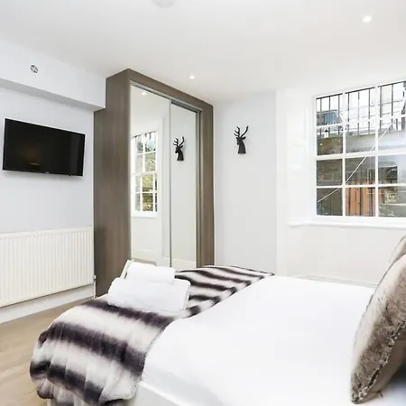 شقة Ultra Modern, Stylish Next To Princes St *