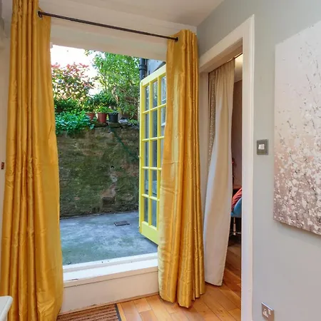Beautiful Hideout In Center Of * Edinburgh