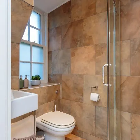 Beautiful Hideout In Center Of Edinburgh