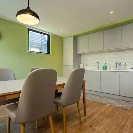Amazing 2 Bedroom With Views Of Castle 公寓 爱丁堡