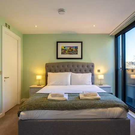 公寓 Amazing 2 Bedroom With Views Of Castle *