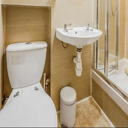 Castle View - 1 Bedroom - Heart Of The Famous Royal Mile & 1 Minute Walk To Castle Apartment Edinburgh