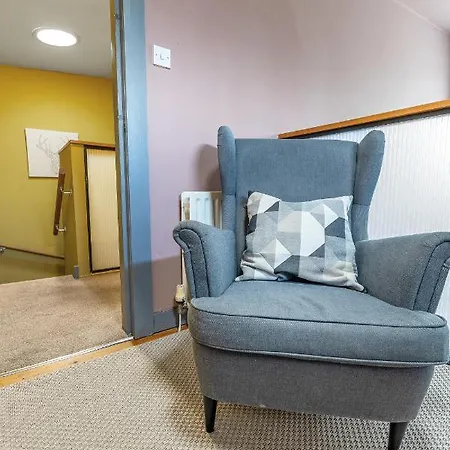 公寓 Duplex Main Door Entrance 2 Bedroom Mezzanine House - Edinburgh City Centre - Near Haymarket Train Station - Sleeps Up To 6 Guests 爱丁堡