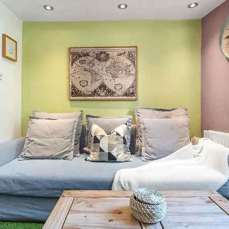 公寓 Duplex Main Door Entrance 2 Bedroom Mezzanine House - Edinburgh City Centre - Near Haymarket Train Station - Sleeps Up To 6 Guests