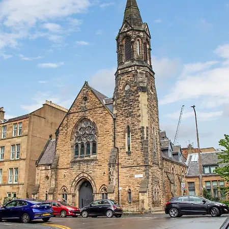 Hotel Stylish & Modern 2 Bedroom Ground Floor Close To Centre In Stunning Converted Church - Near Haymarket Train Station - Sleeps Up To 5 Guests Edinburgh