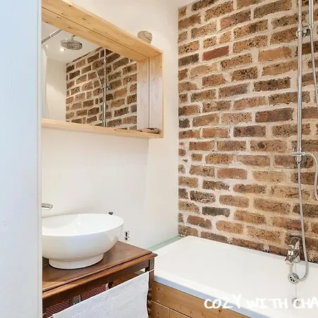 Cozy With Character Vibrant Style Flat At Leith Links Park