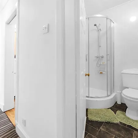 St Marys Street * Edinburgh