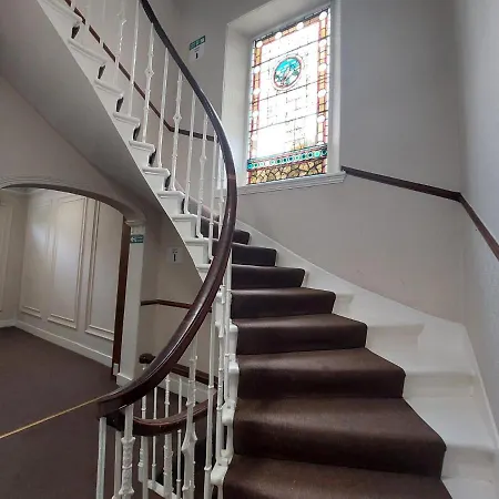House Hotel