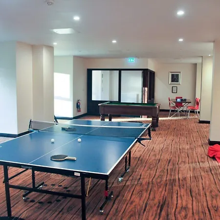 First Holland House Отель 2*