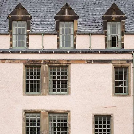 Cheval Abbey Apartments, At Holyrood 5*