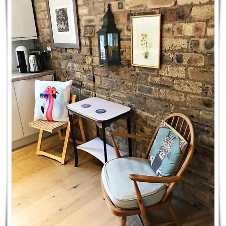 Spacious And Modern 2 Bedroom Flat Near The Centre Edimburgo