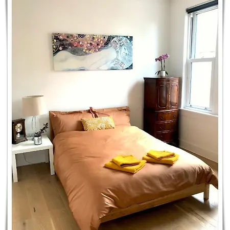 Apartman Spacious And Modern 2 Bedroom Flat Near The Centre *