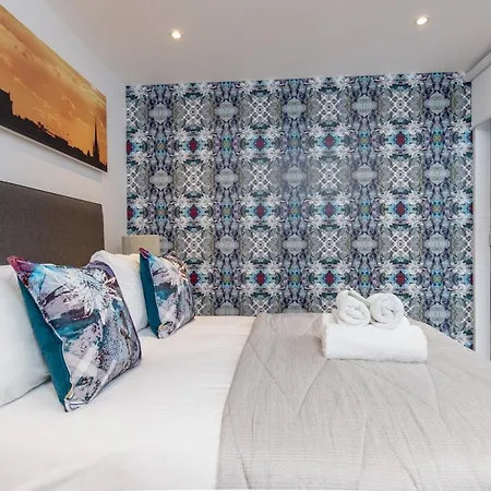 Sophisticated Studio For 2 W/ Edin Castle Views Apartmán *