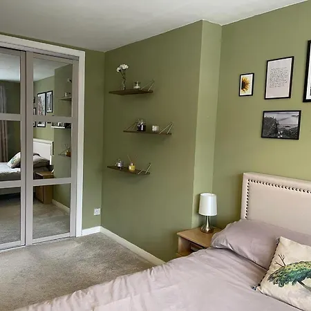 Ferienhaus Pass The Keys Homely House With Private Garden And Free Parking Edinburgh