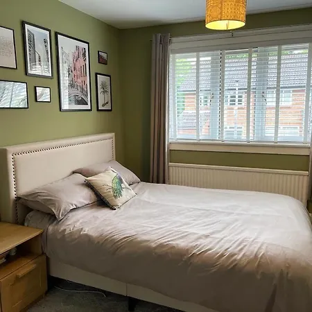 Ferienhaus Pass The Keys Homely House With Private Garden And Free Parking Edinburgh