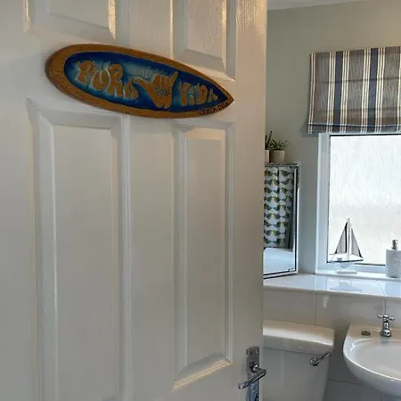 Pass The Keys Homely House With Private Garden And Free Parking Edinburgh