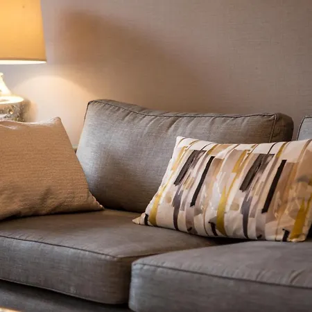 Apartman Exclusive 2 Bed, Free Private Parking, In West End Edinburgh
