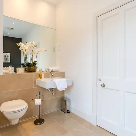 Exclusive 2 Bed, Free Private Parking, In West End Edinburgh