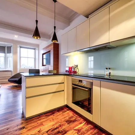 Sumptuous 2br Next To Castle! * 爱丁堡