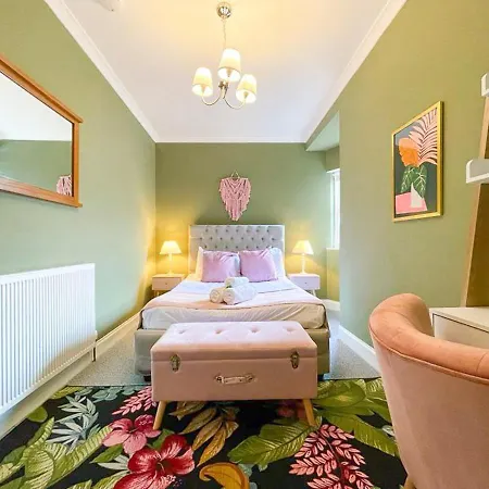 아파트 Lively & Energetic 2br On The Royal Mile