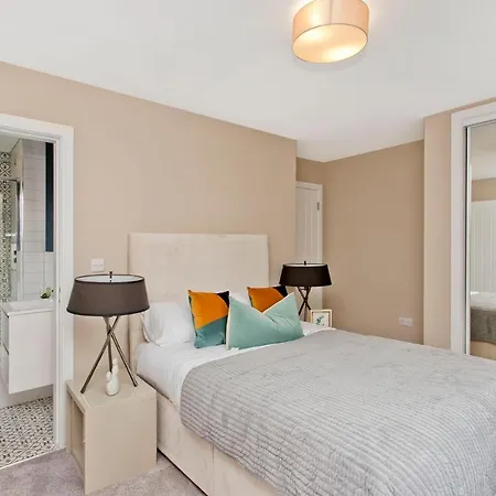 Apartamento Modern Centre 2 Bedroom 2 Bathroom Apartments, Main Door Ground With Private Parking