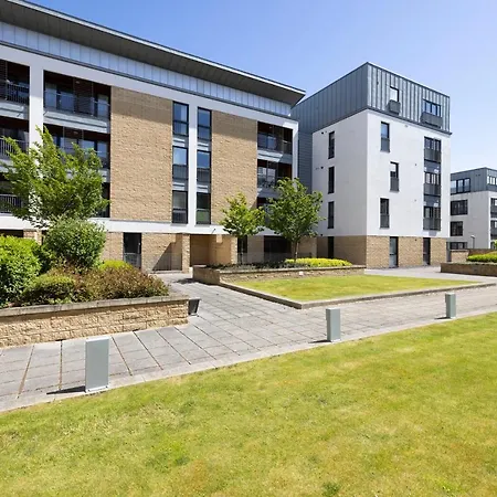 Joivy Modern 2 Bed Flat Near Inverleith Park, With Terrace And Free Parking